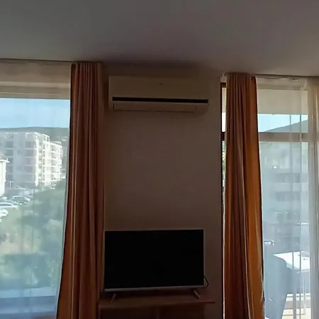 250 M море Апартамент *